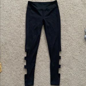 Leggings with cut out